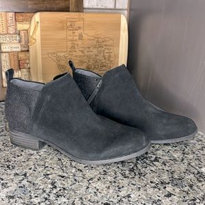 TOMS Deia Black Suede Wool Low Heeled Ankle Boots Size 8 1/2